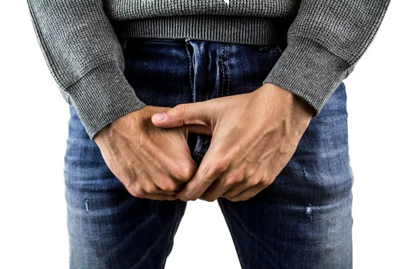 El tío de los helados artesanos ahora mete a gente con cáncer en bolsas de plástico con lejía