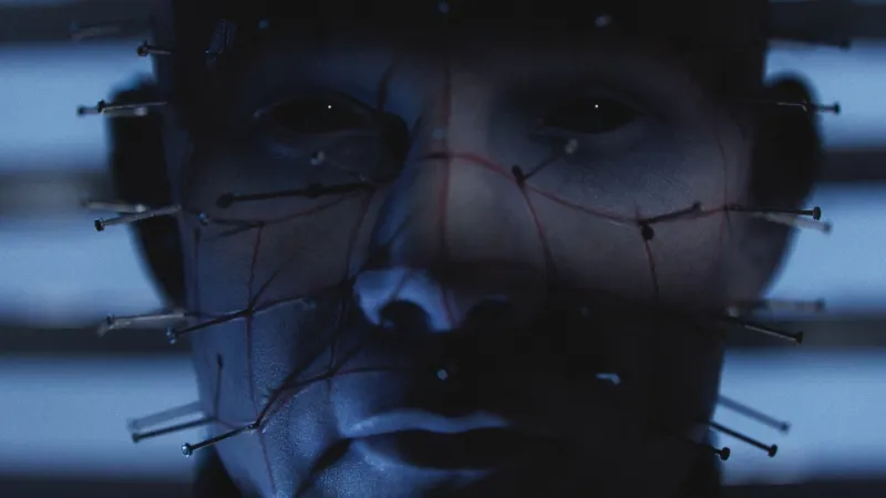 El nuevo Hellraiser coge lo mejor de Resident Evil y P.T. y lo envuelve en cuero y cadenas