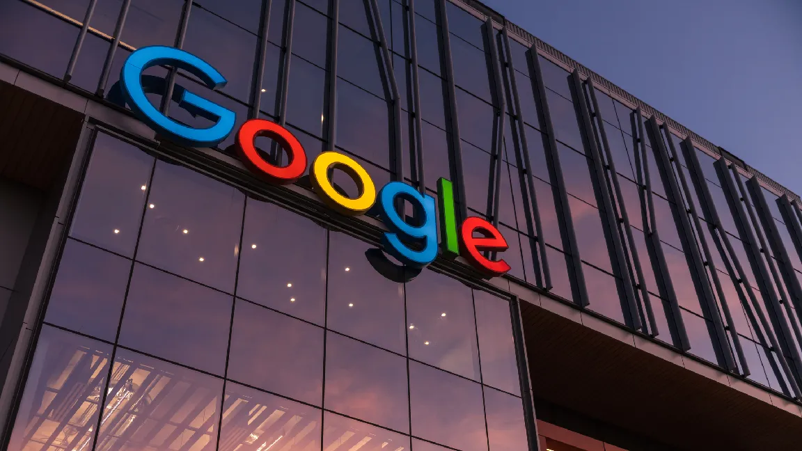 Los curritos de Google le plantan cara a Pichai: 4.500 firmas pidiendo que no les echen como a perros