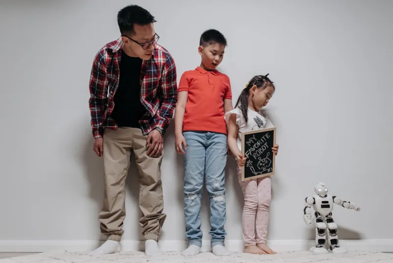 El hermano que lee mentes y la hermana que lo jode todo