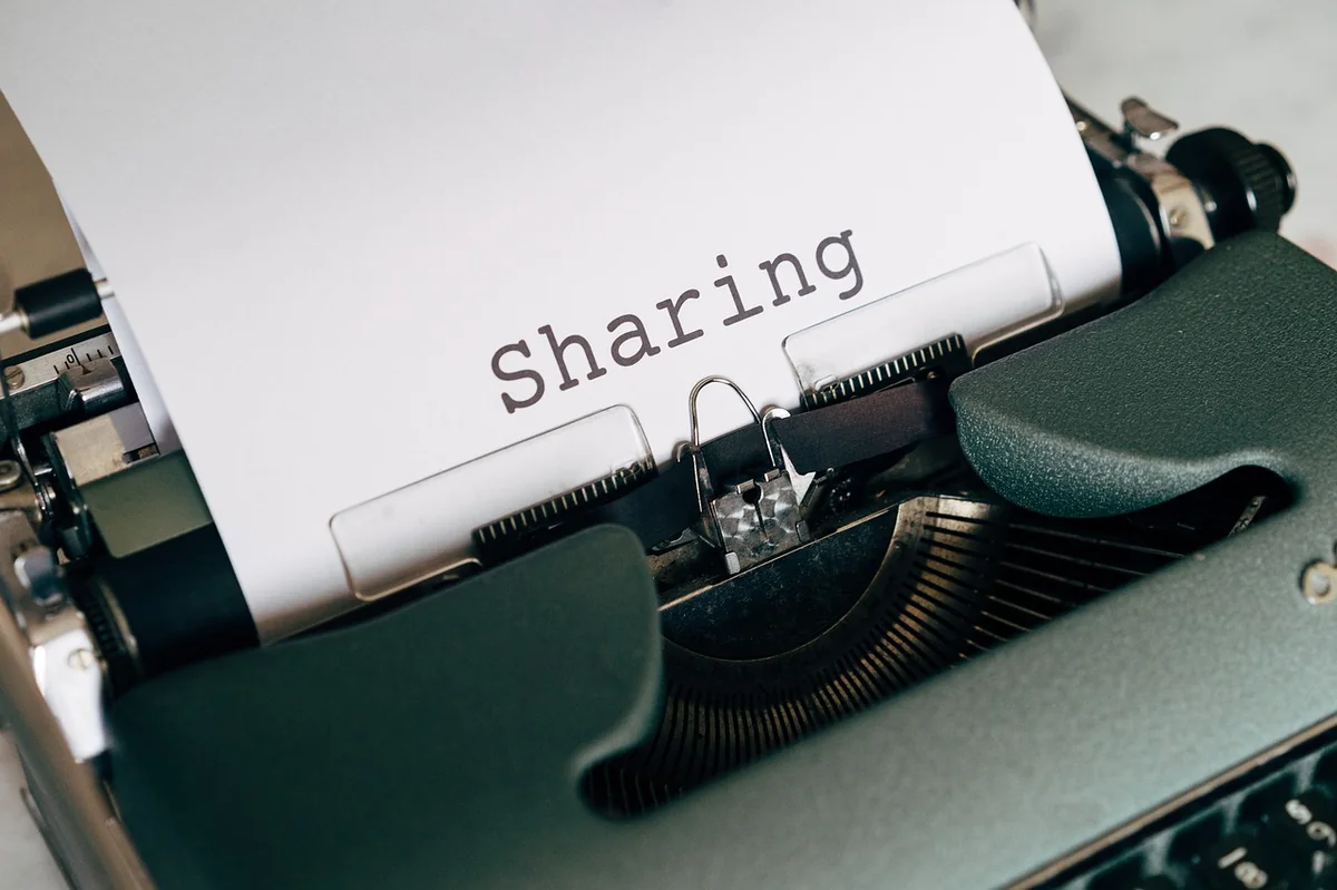 Cómo automatizar tu marketing con Zapier y ChatGPT sin saber código