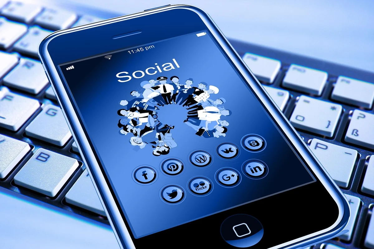 Gemini para crear informes SEO mensuales: prompts y plantillas