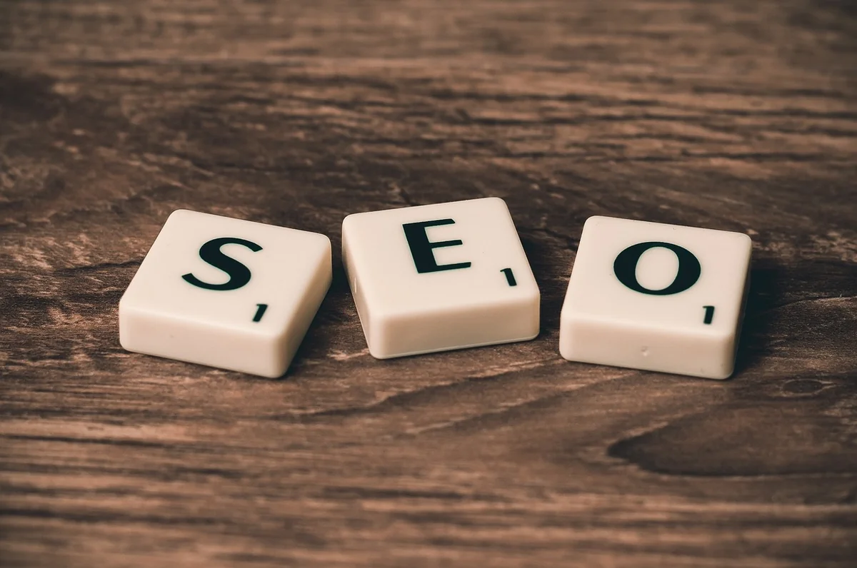 Gemini vs DeepSeek: Guía para elegir la IA correcta en tu marketing