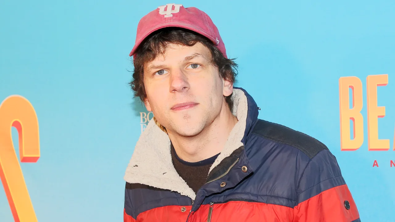 Aaron Sorkin intentó durante tres días convencer a Jesse Eisenberg para que retomase su papel de Mark Zuckerberg en 'The Social Reckoning'