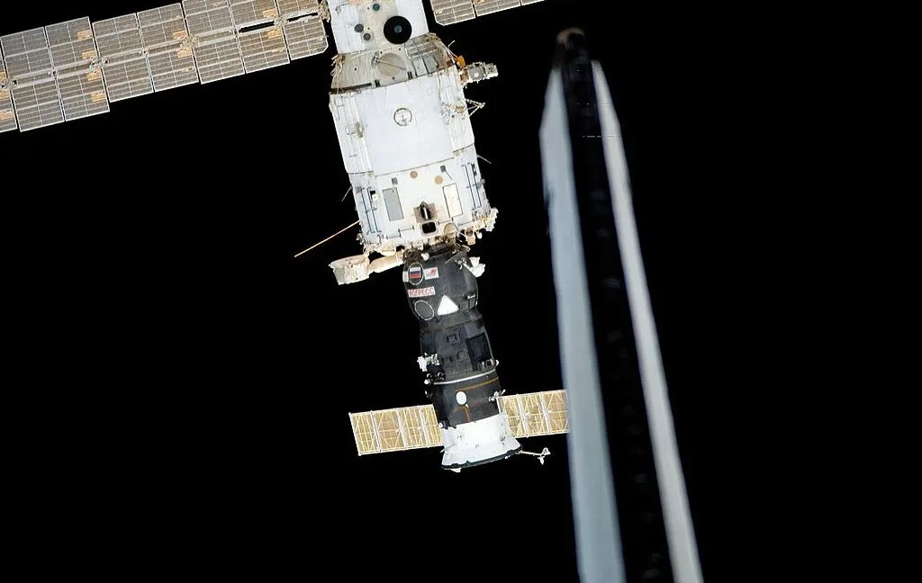 El chanchullo de las grietas en la ISS: Rusia y la NASA, a hostias en el espacio