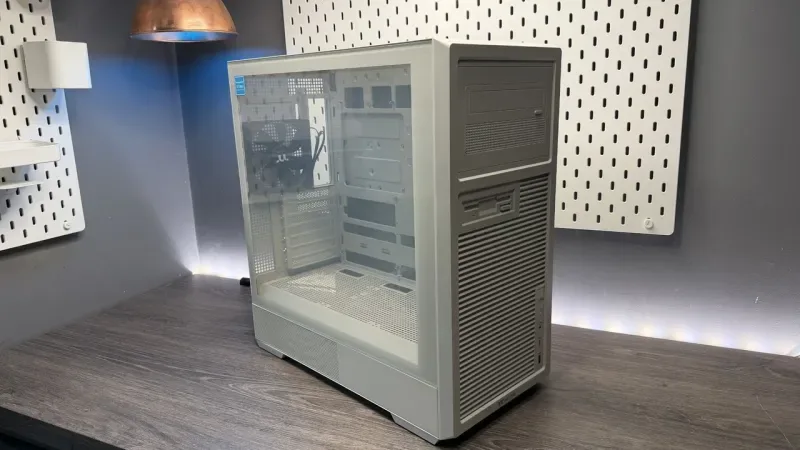 La Thermaltake Retro 360 TG: nostalgia barata que se queda a medias