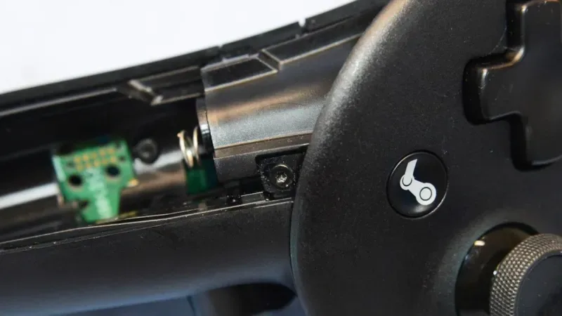 El Steam Frame Controller se deja desmontar: ¿por fin un mando que no acaba en la basura?