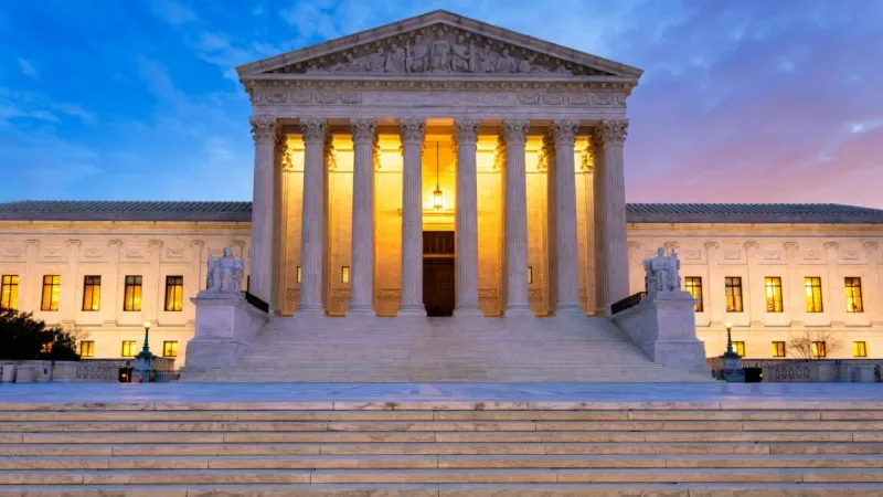 Apple lleva su guerra de comisiones con Epic al Supremo: el último cartucho de la manzana