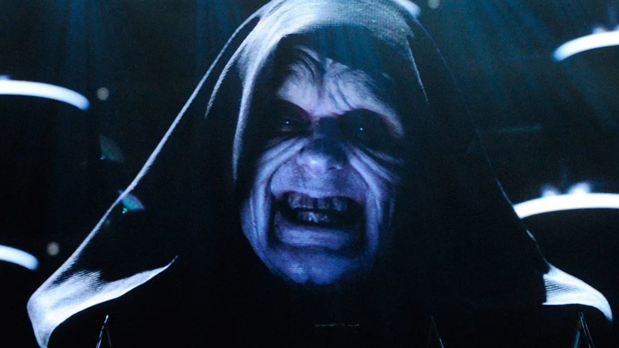 George Lucas quería contar el ascenso de Palpatine como el de Hitler, pero Disney lo mató