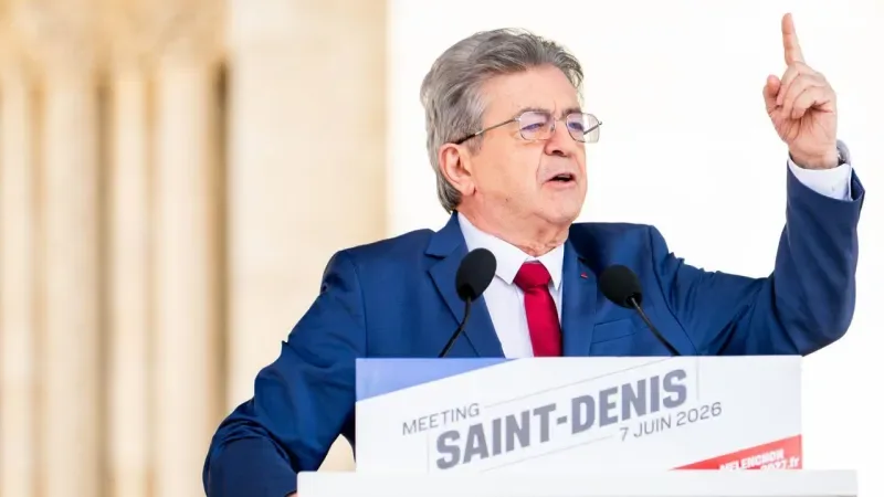 Mélenchon se pone la camiseta gamer: 'Los videojuegos no son mercancía, son cultura'