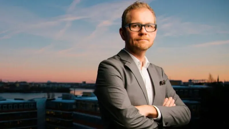 Super Massive cambio de CEO: Robert Henrysson se va y deja el chiringuito tieso