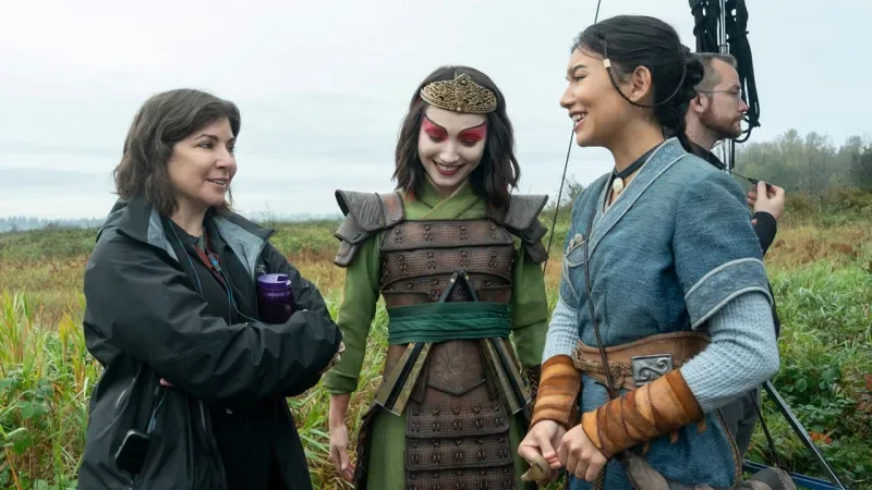 Netflix le ha pegado un lavado de cara a 'Avatar' en la segunda temporada y su showrunner nos cuenta cómo lo han hecho