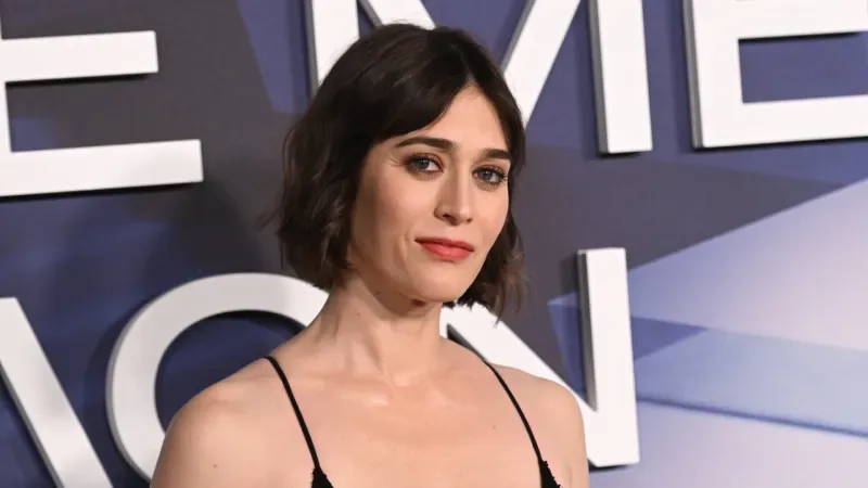 Lizzy Caplan se une al tinglado de Far Cry en FX: ¿será la villana que todos esperamos?