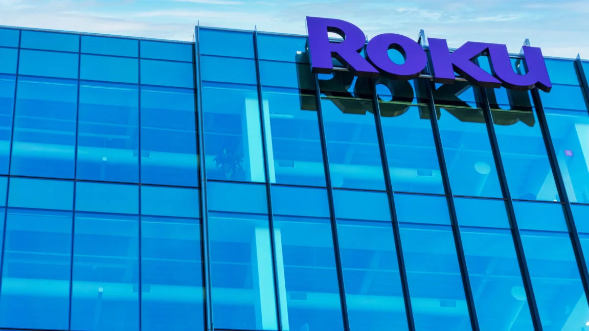 Fox se compra Roku por 22.000 millones: el plan de los Murdoch para que no te saltes los anuncios