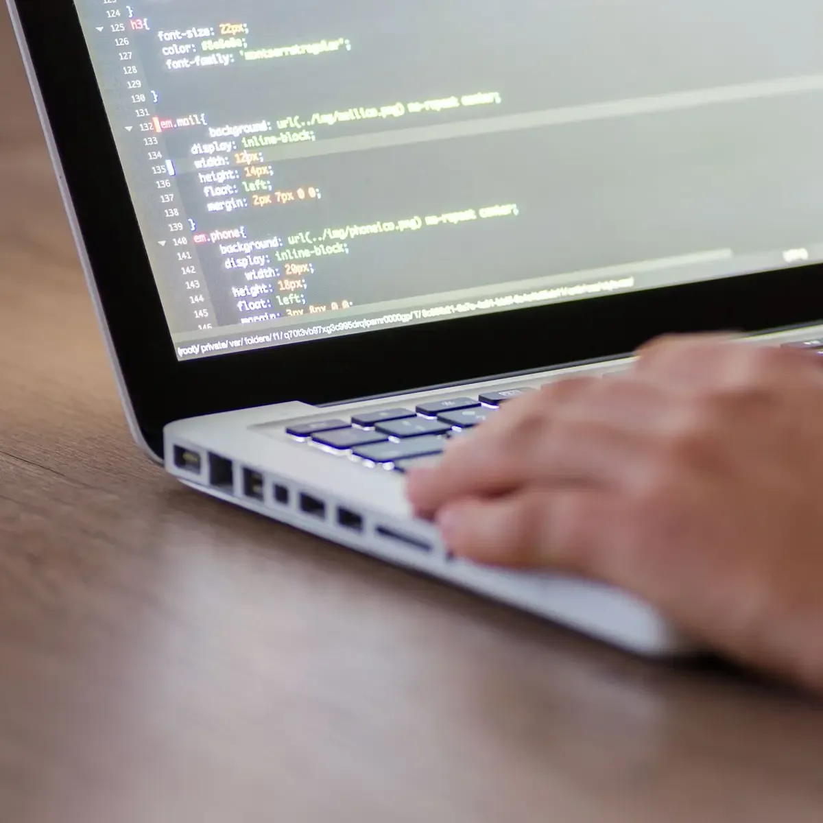 Cómo usar IA para programar: guía práctica con ChatGPT paso a paso